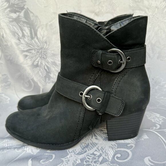 Earth Olive Women's Black Distressed Leather Ankle Boots Heels Size 7.5 B - Picture 1 of 7
